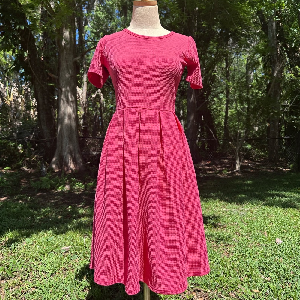 Lularoe Peach Pink Amelia Dress  🦄 Solid Color S